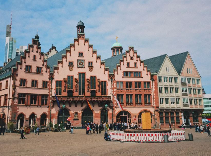 Frankfurt property investor invests in Munich's "White Quarter